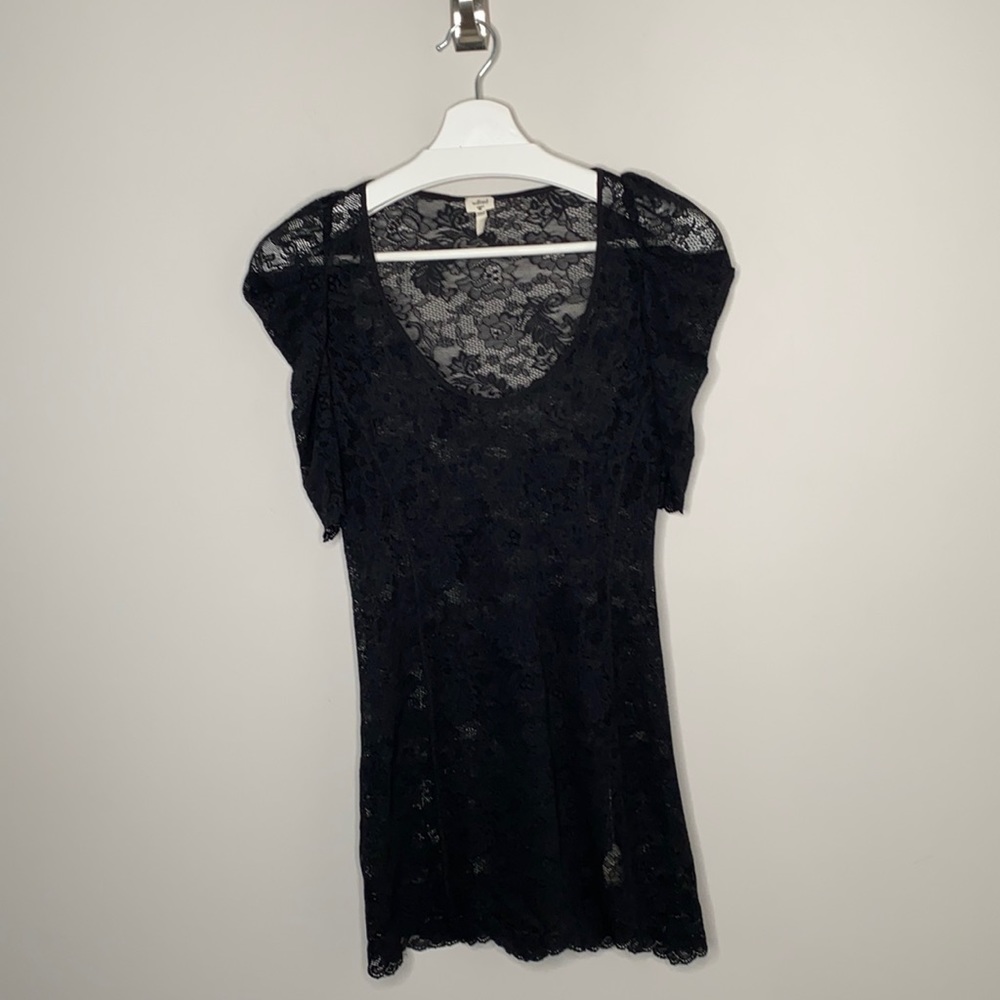 Aritzia Wilfred Black Lace Dress w Ruched Sleeves